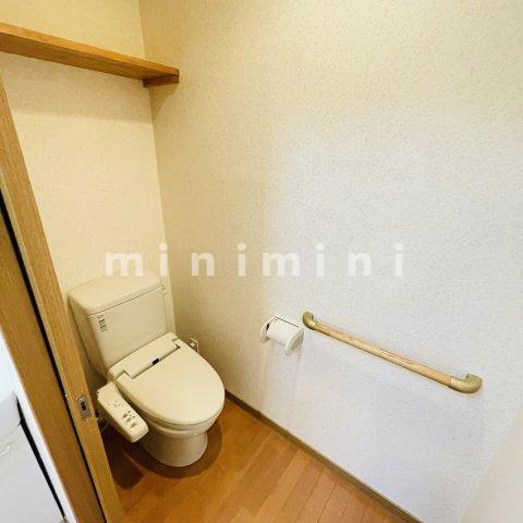 トイレ　※写真は別号室のものですので現状優先とさせていただきます