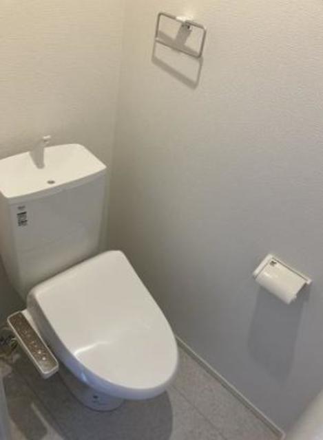 トイレ　同施工会社の違う物件です