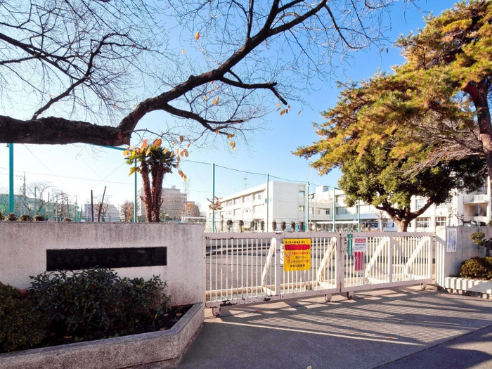 小学校　東村山市立八坂小学校（小学校）まで265m