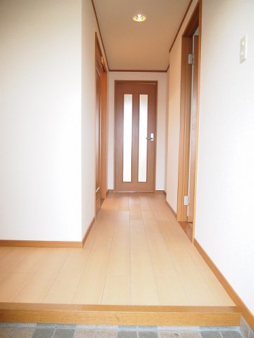 玄関　収納もある玄関です
