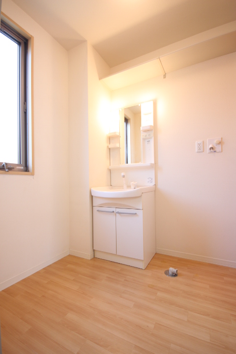 洗面設備　洗髪洗面化粧台＆洗濯機置き場です！
