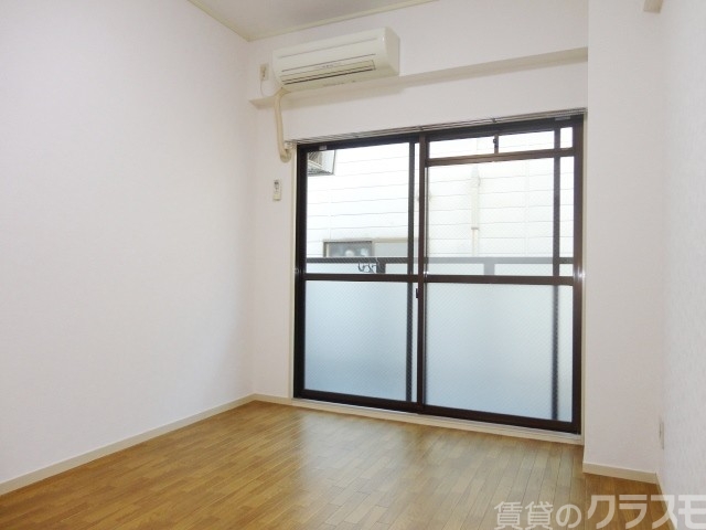 居室・リビング　フローリングもつやつやです！