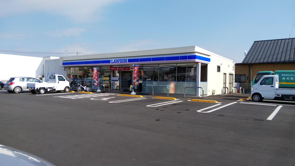 コンビニ　ローソン総社中央五丁目店（コンビニ）まで342m