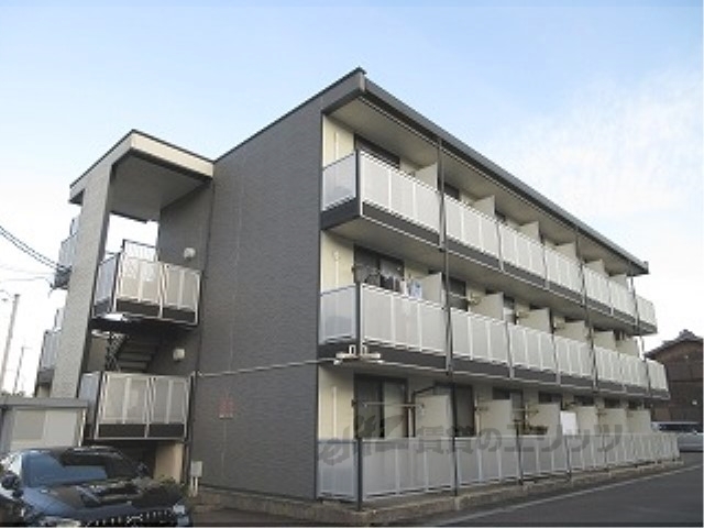 【大津市際川のマンションの建物外観】