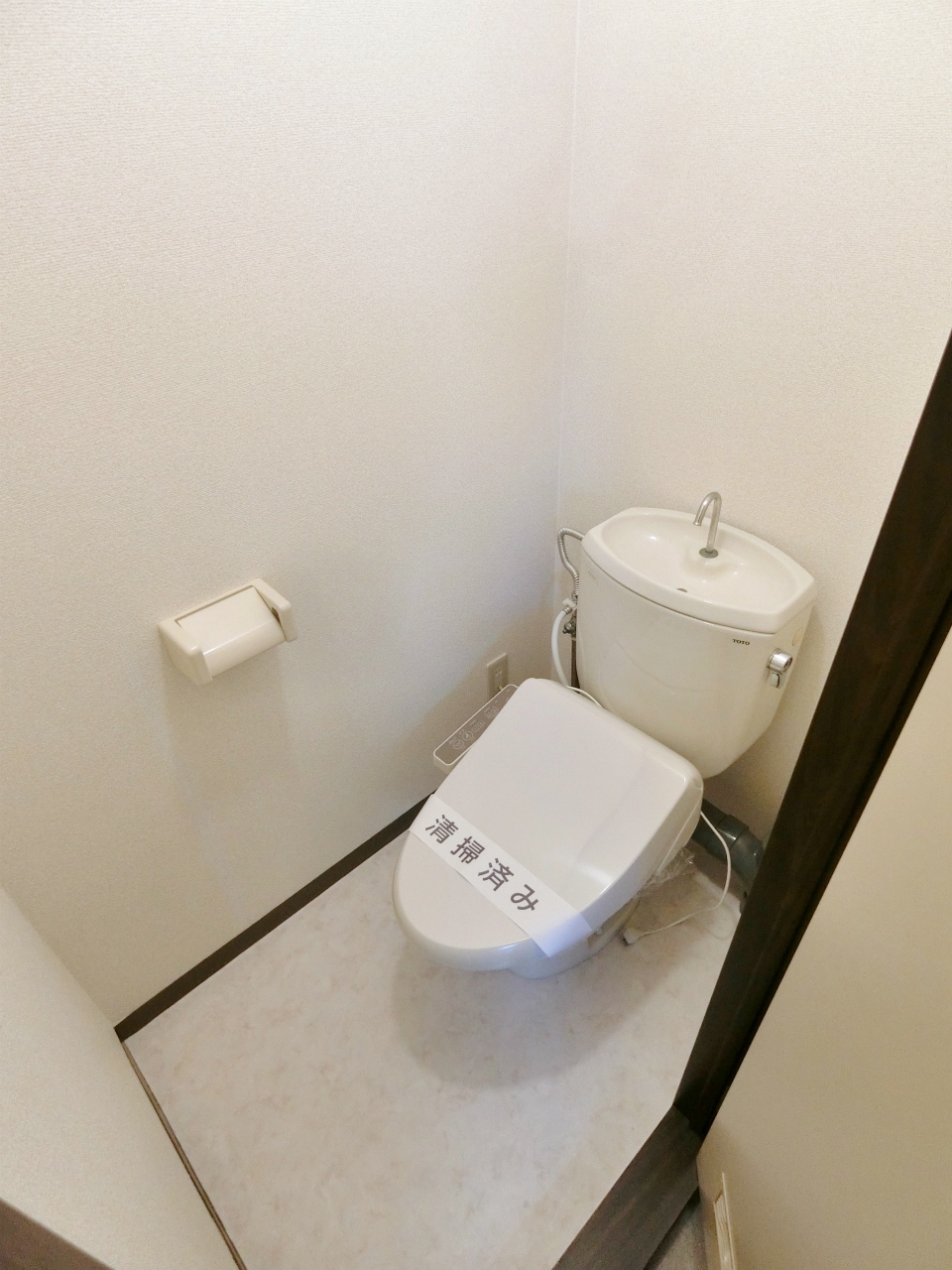 温水洗浄便座付きの洋式水洗トイレになります♪♪♪