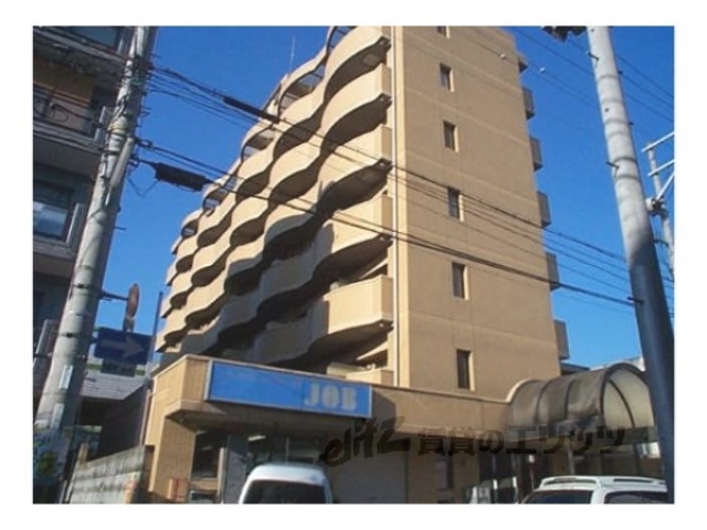 京都市伏見区深草飯食町のマンションの建物外観