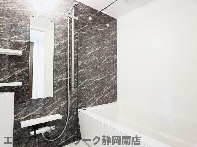 バス・シャワールーム　お風呂で日々の疲れを落としましょう