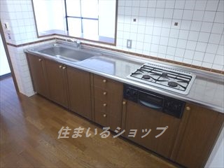 【広島市安佐北区深川のマンションのキッチン】