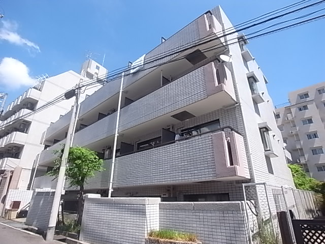 【神戸市灘区岩屋中町のマンションの建物外観】