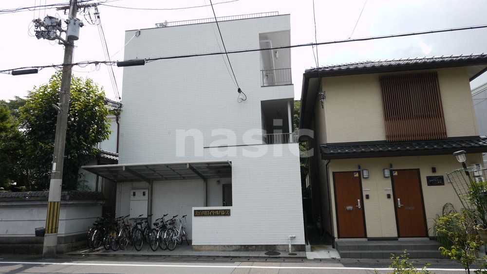 京都市左京区北白川下池田町のマンションの建物外観