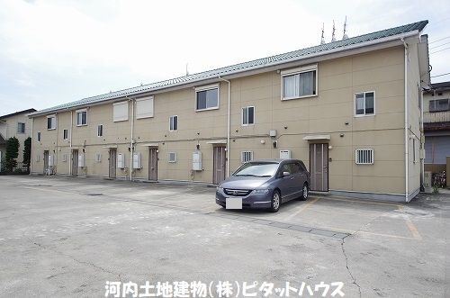 ファミーユ上横田 Cの建物外観