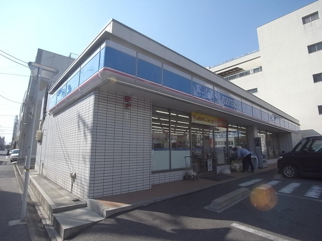 【メイクスデザイン名駅南のコンビニ】