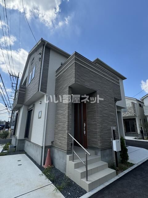 ＢＬＯＯＭＩＮＧ　ＭＡＩＳＯＮ草加市吉町３丁目の建物外観