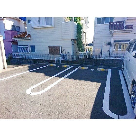 【大里郡寄居町大字用土のアパートの駐車場】