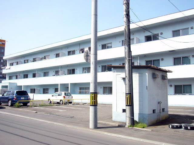 札幌市白石区南郷通のマンションの建物外観