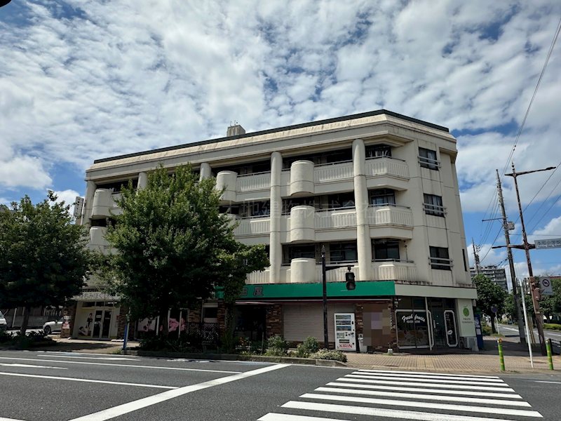 サニング本町の建物外観