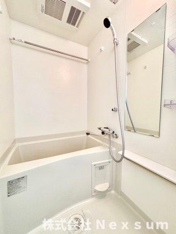 バス・シャワールーム　コンパクトで使いやすいお風呂です