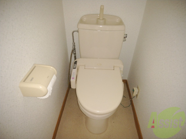 トイレ　人気のウォシュレットつきのトイレで、快適です。