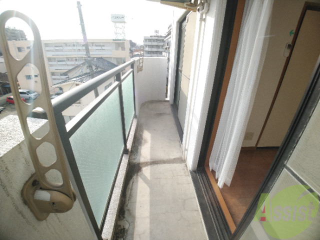 バルコニー　お天気のいい日はバルコニーで洗濯物も干せますよ。