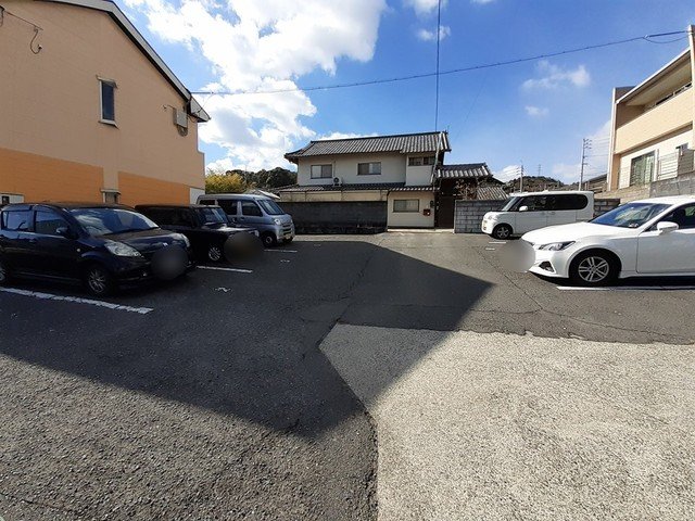 駐車場　車をお持ちの方に嬉しい駐車場付きの物件です