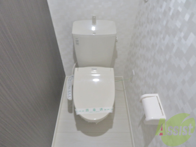 トイレ　こちらはトイレです。清潔感があり、安心して使用できます。