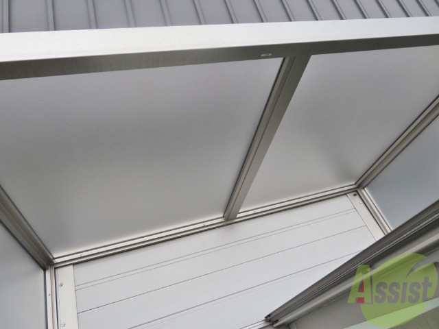 バルコニー　こちらはバルコニー。洗濯物が干せるようになっています。