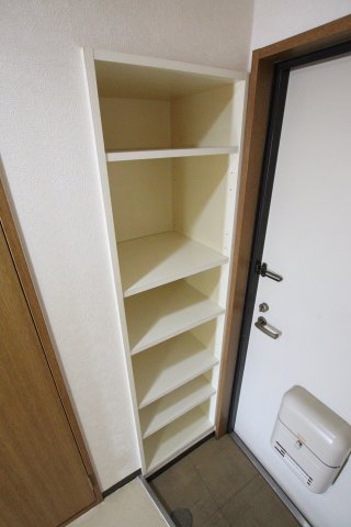 収納　シューズボックス