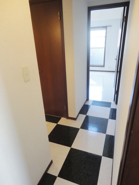 玄関　収納もある玄関です