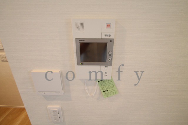 セキュリティ　モニター付きインターホン