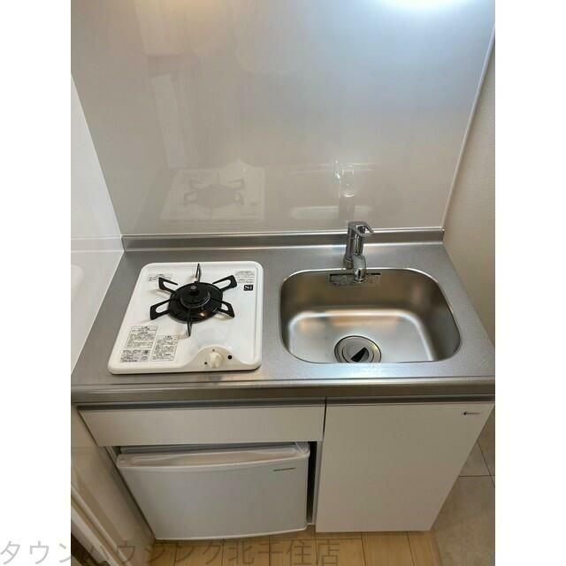キッチン　1口ガスコンロ・レンジフード付き