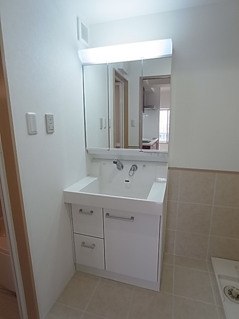 洗面設備　独立洗面所タイプの洗面室