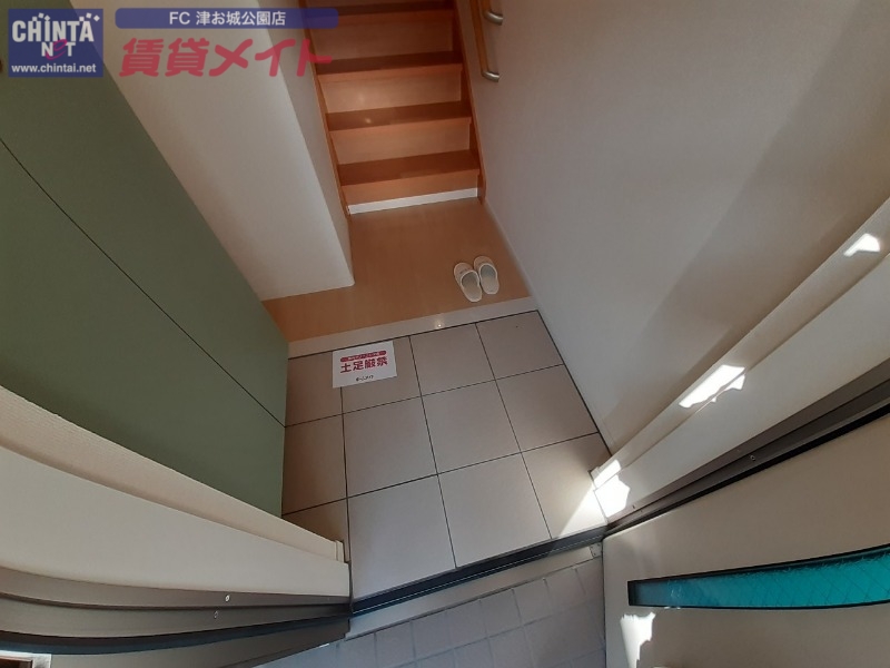 玄関　同型別室のお写真です