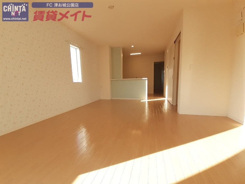 居室・リビング　同型別室のお写真です