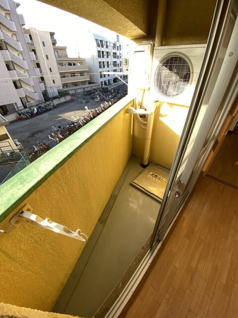 バルコニー　お洗濯にも便利なバルコニー付き