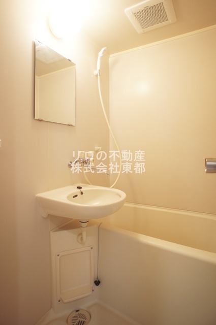 バス・シャワールーム　清潔感のある一体型のバスルームです♪