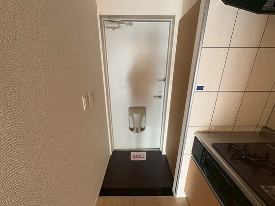 玄関　※別部屋の写真です