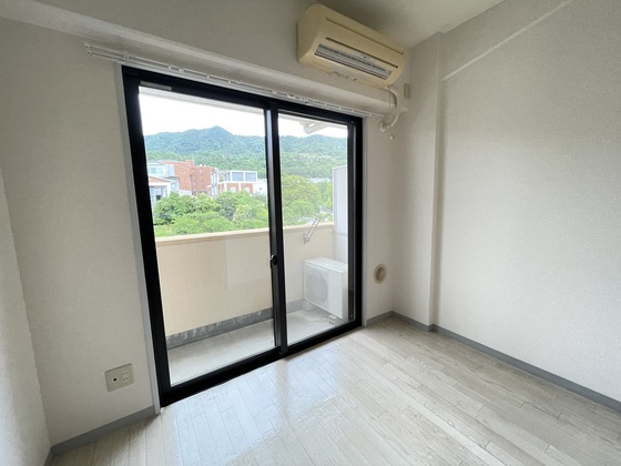 居室・リビング　※別部屋の写真です