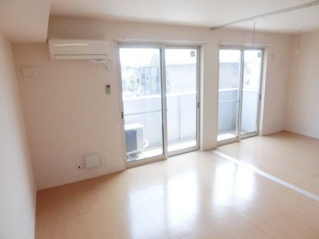 その他部屋・スペース　窓も大きく明るいですね