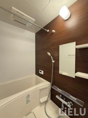 バス・シャワールーム　同シリーズ物件のモデルルームになります※現況優先