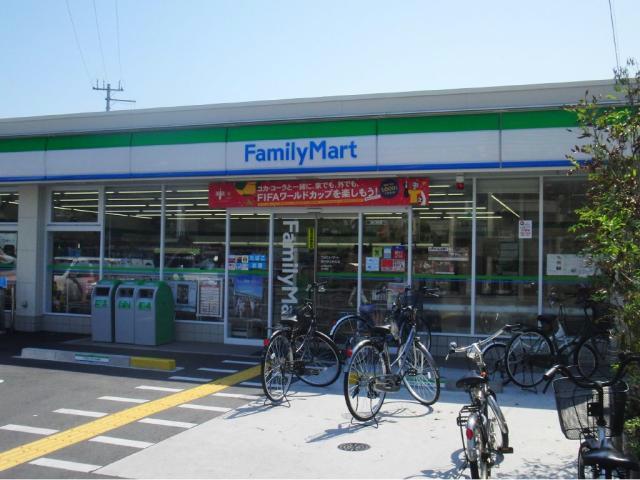 コンビニ　ファミリーマート泉大津北助松店（コンビニ）まで584m