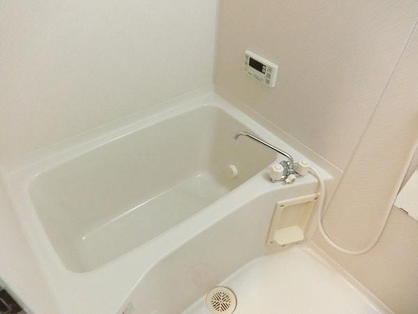 バス・シャワールーム　追い焚き機能付きバス！