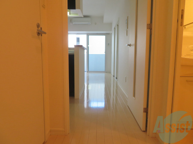 玄関　玄関の様子です。明るい印象ですね。気分もあがりそう。