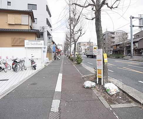 その他　前面道路です。