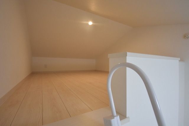 居室・リビング　★収納や寝室に使えるロフトスペースです★