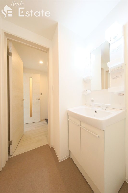 洗面設備　同仕様内装