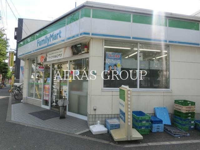 コンビニ　ファミリーマート西葛西小学校前店（コンビニ）まで166m