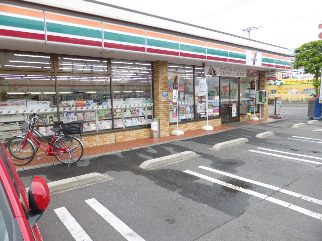 コンビニ　セブンイレブン東大和中央店（コンビニ）まで640m