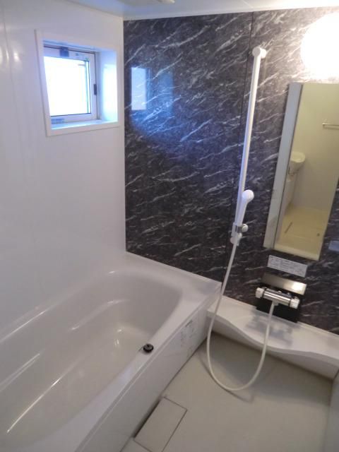 バス・シャワールーム　追い焚き機能付きバス