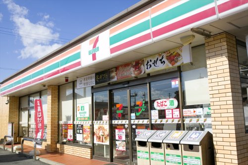 コンビニ　セブン-イレブン東海市名和町店（コンビニ）まで501m