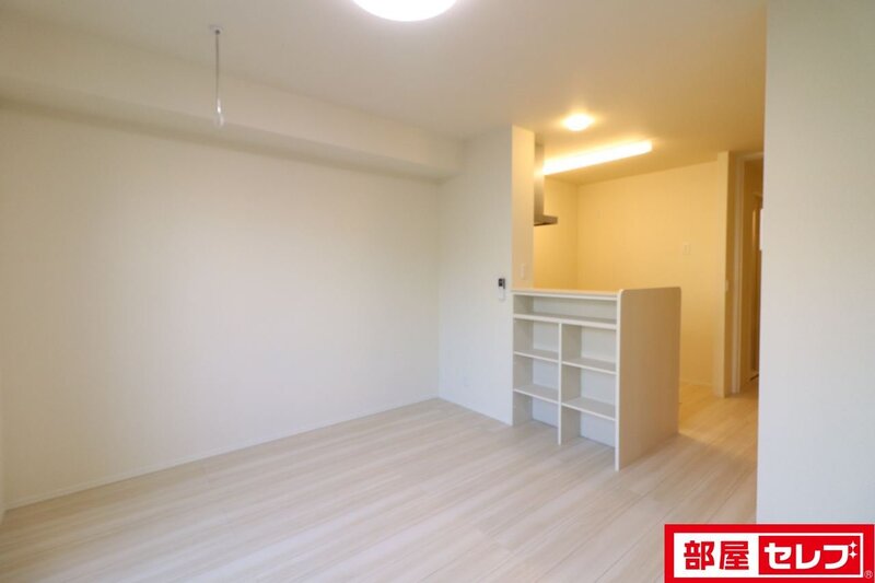 居室・リビング　同タイプの１０２号室の写真です。